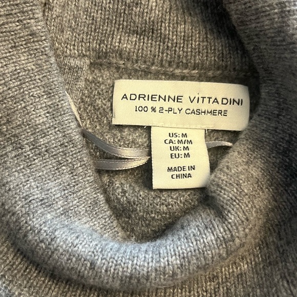 Adrienne Vittadini Cashmere Gray Sweater In Gray w/ Zippered Back! - Picture 5 of 6